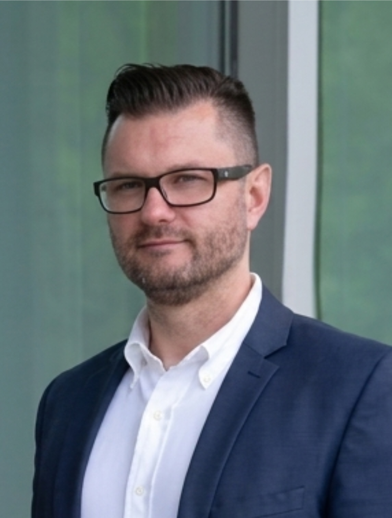 Dr. Tino Schubert